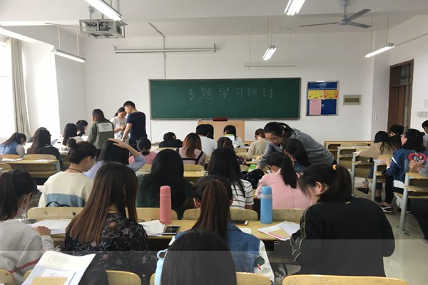 1493375884975100.jpg 專題學習研讨2.jpg